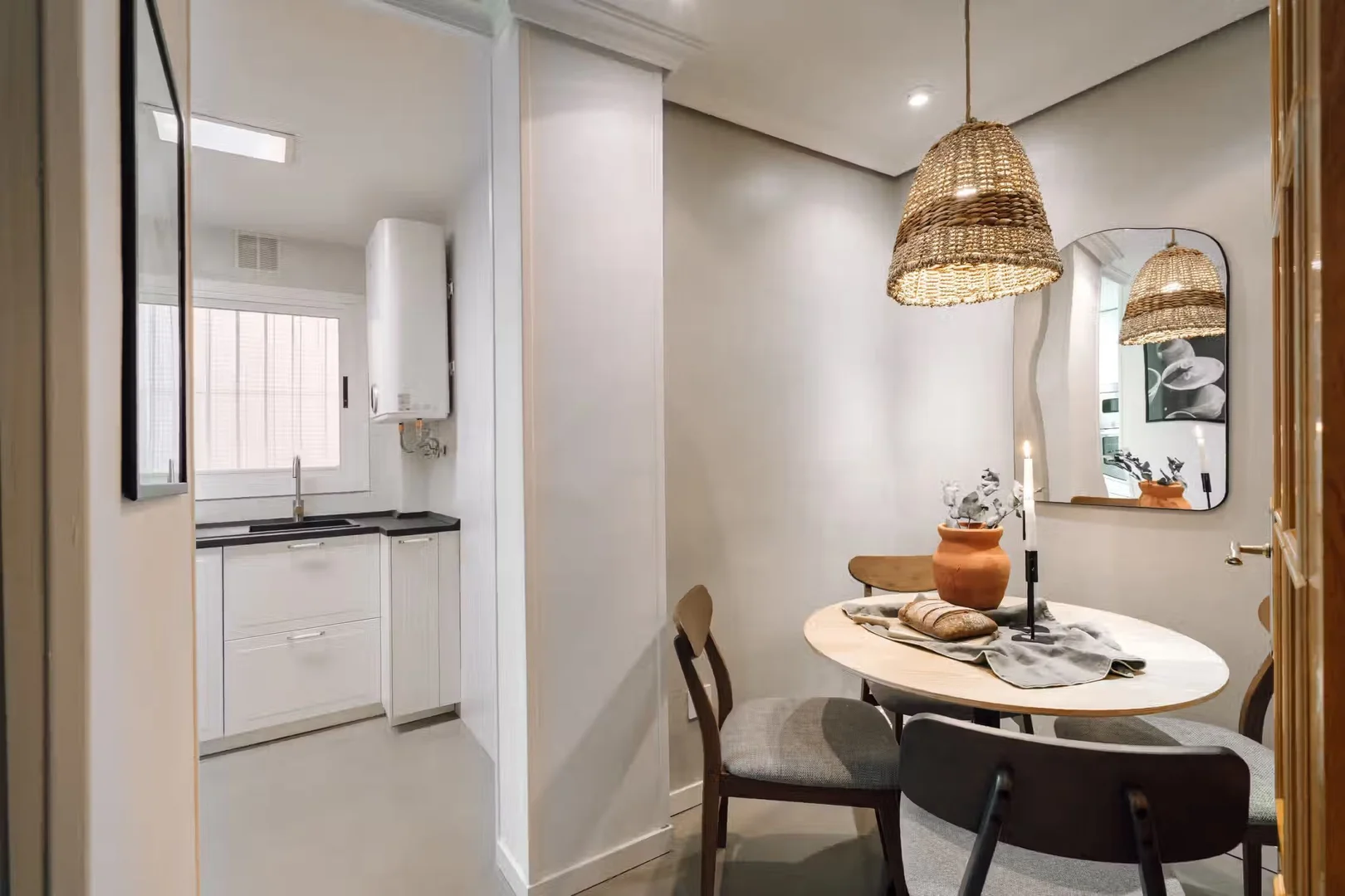 Habitación en apartamento estudiantil en alquiler en , completamente amueblado