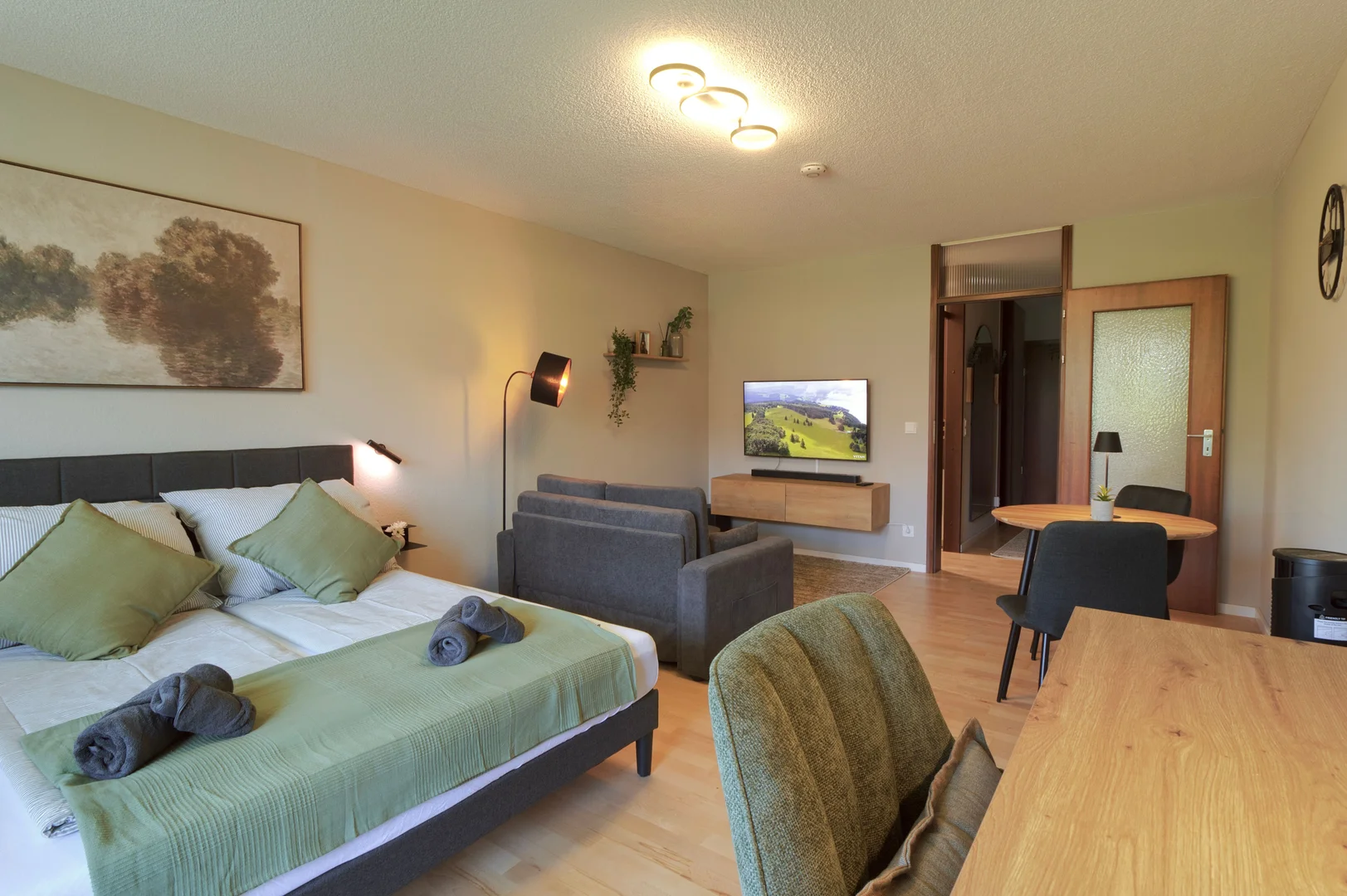 Bright and airy student room with easy university access in