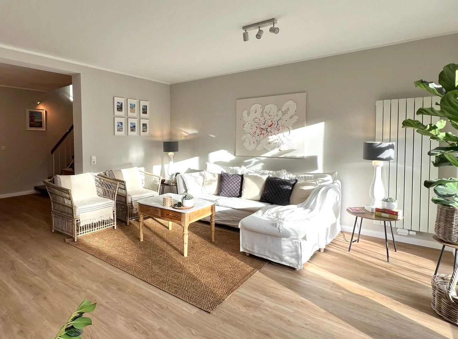 Student-friendly room in  with modern amenities