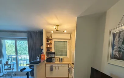Entire apartment at Quai de Dion Bouton, image 2 of 10