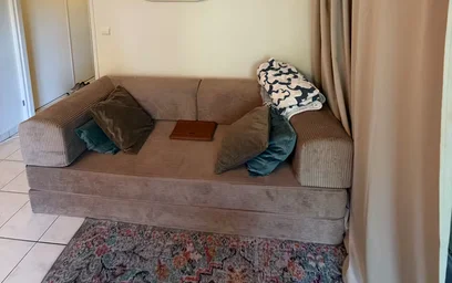 Entire apartment at Quai de Dion Bouton, image 5 of 10