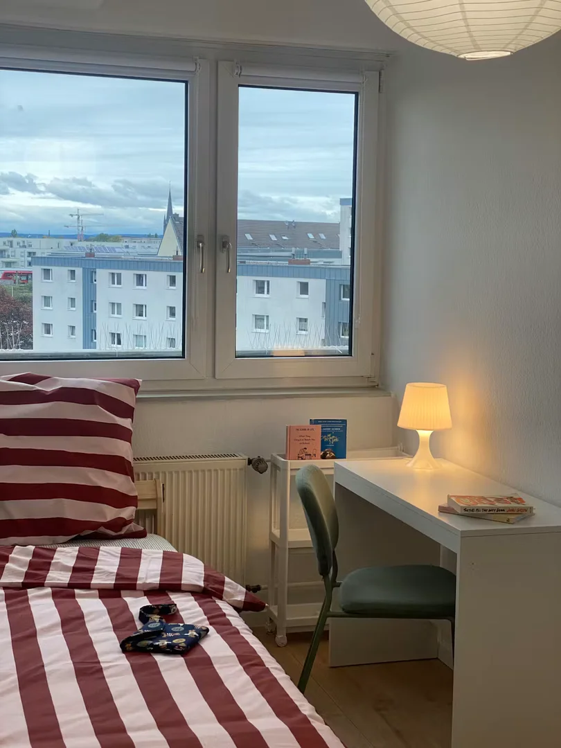 Niedrogi pokój studencki blisko kampusu w 