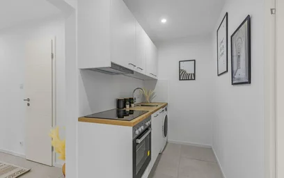 Private room at Aschenbrennerstr., image 4 of 9