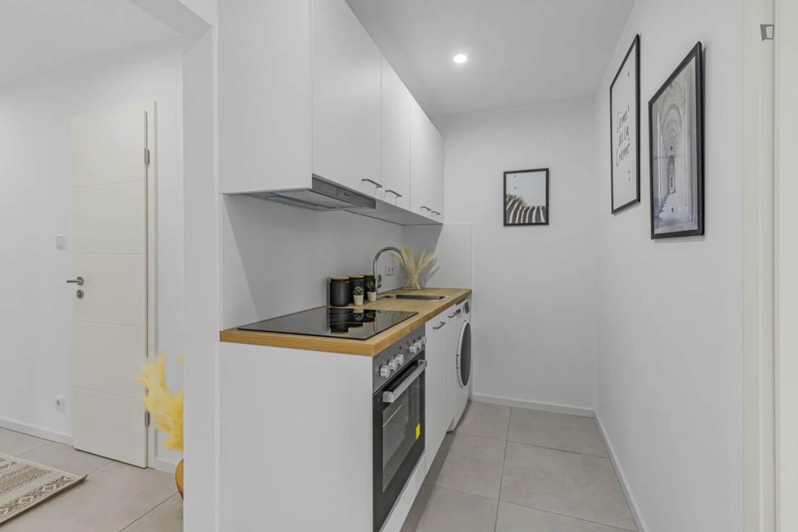Budget-friendly student room close to campus in