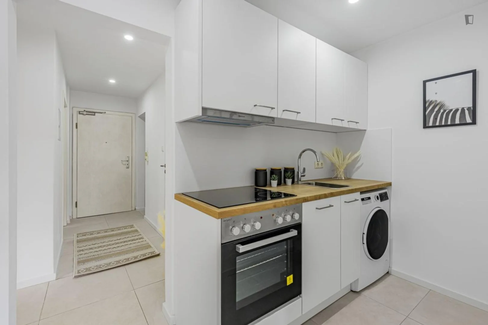 Room for rent in student apartment in , fully furnished
