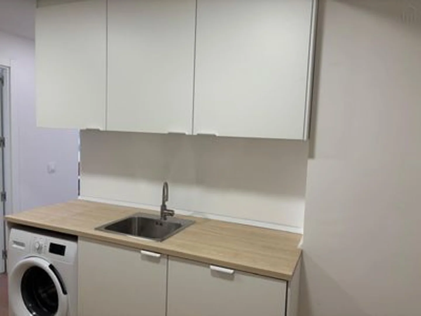Economical student room with convenient location in 