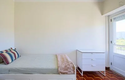 Quarto privado em Lumiar - R. Luís de Freitas Branco, 5º Esquerdo, imagem 37 de 40