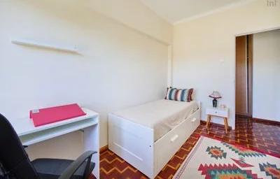 Quarto privado em Lumiar - R. Luís de Freitas Branco, 5º Esquerdo, imagem 36 de 40