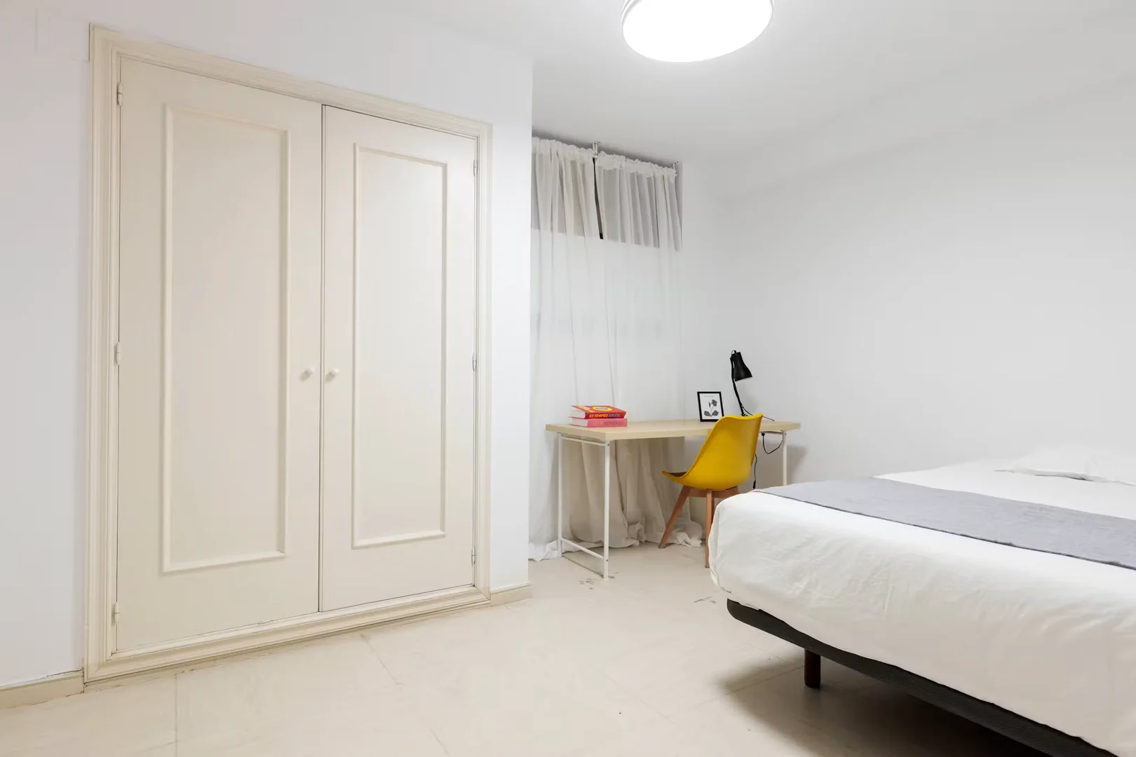 Habitación estudiantil económica con ubicación conveniente en 