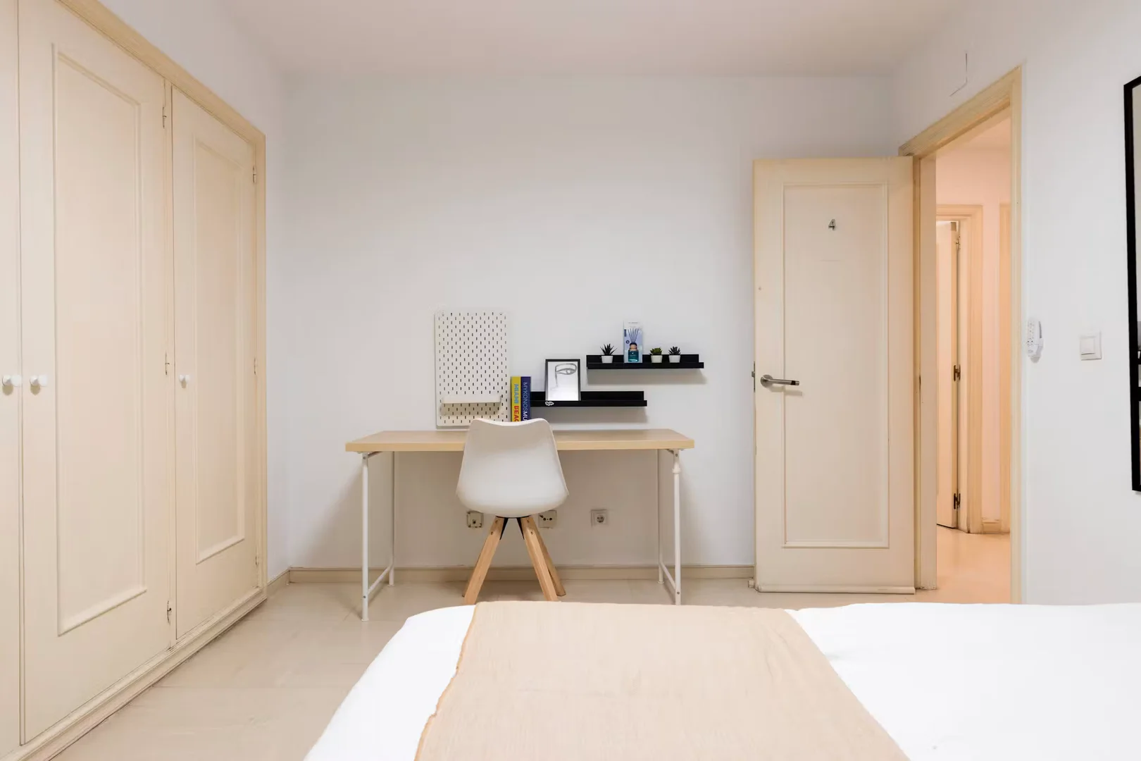 Habitación asequible para estudiantes con buena iluminación en 