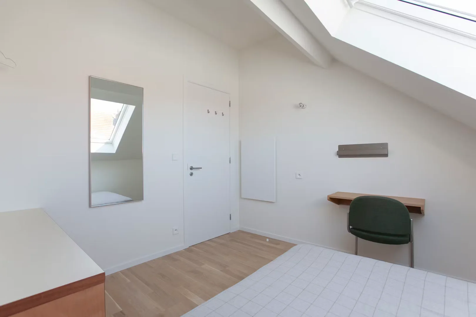 Quarto de estudante económico perto do campus em