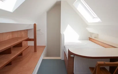 Habitación en alquiler con cama doble {area}