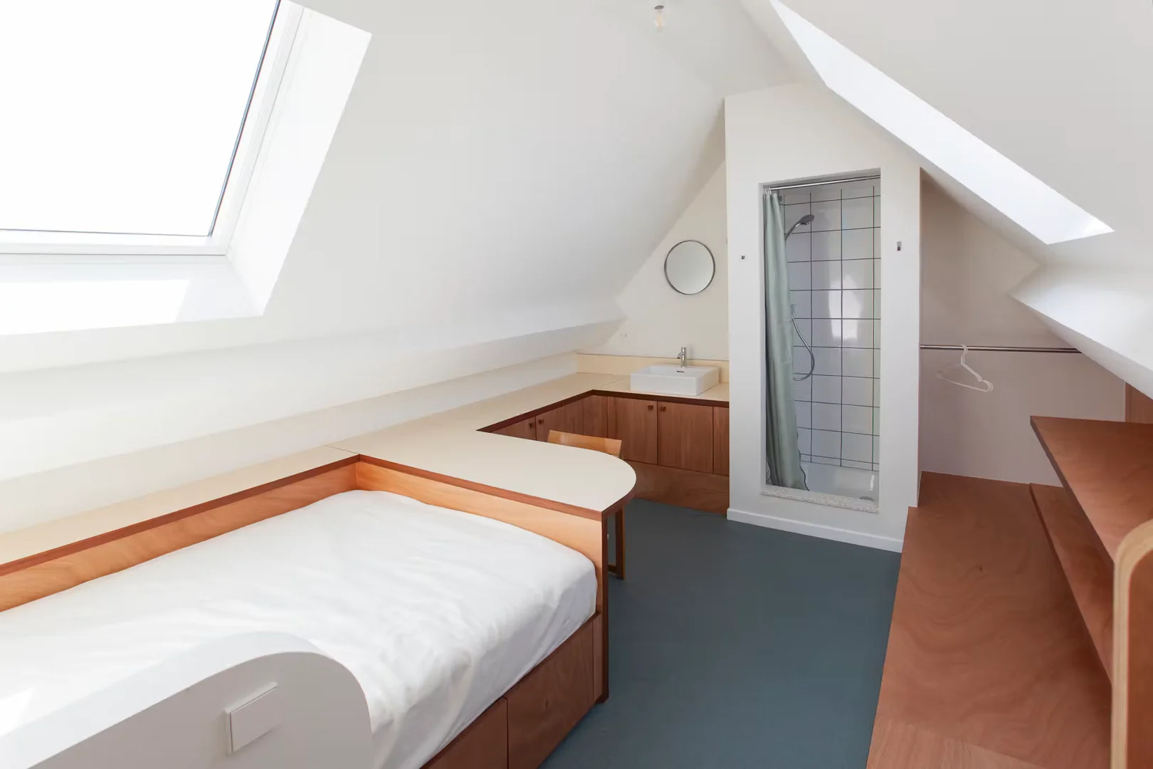 Habitación para estudiantes en  con área de estudio y facilidades compartidas