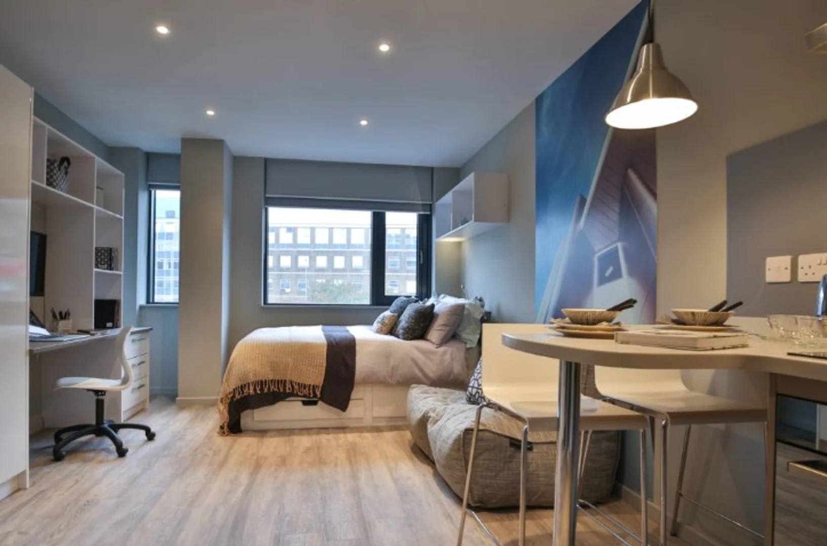 Compact studio apartment ideal for students in 