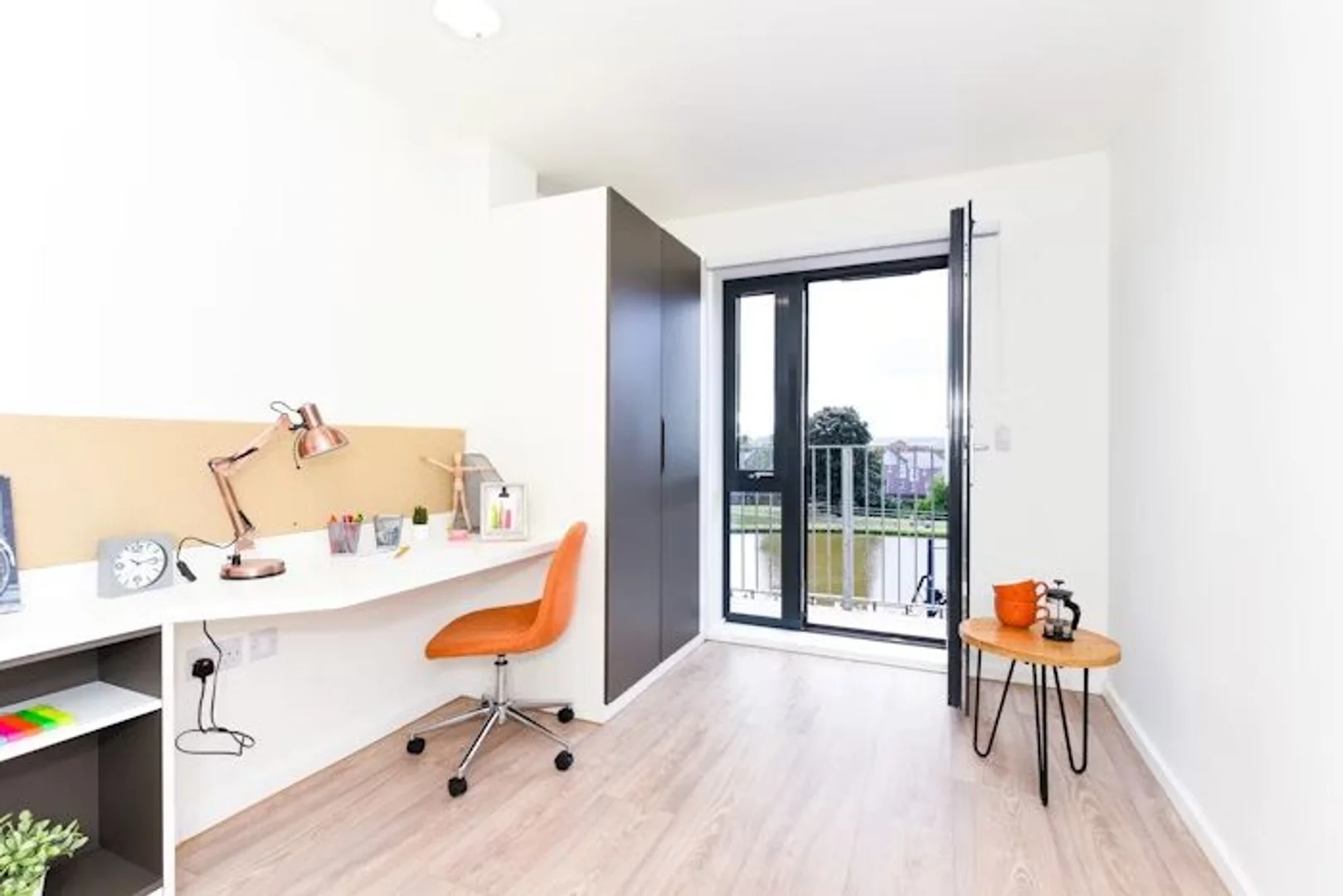 Habitación en apartamento estudiantil en alquiler en , completamente amueblado
