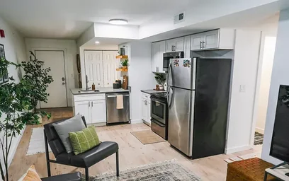 Alojamiento entero en residencia en 512 S 3rd St, Champaign, IL 61820, United States, imagen 3 de 49