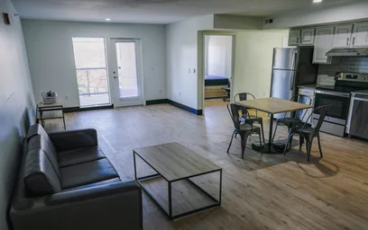 Alojamiento entero en residencia en 512 S 3rd St, Champaign, IL 61820, United States, imagen 26 de 49