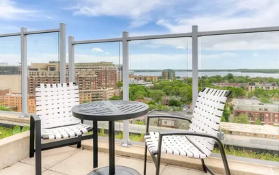 Alojamiento entero en residencia en 433 W Johnson St, Madison, WI 53703, United States, imagen 25 de 32