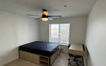 Logement entier en résidence à 4730 University Way NE, Seattle, WA 98105, United States, image 1 de 49