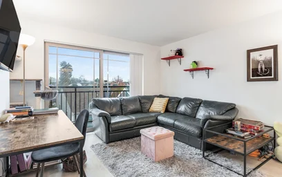 Logement entier en résidence à 4730 University Way NE, Seattle, WA 98105, United States, image 12 de 49