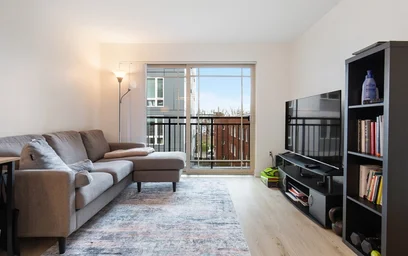 Logement entier en résidence à 4730 University Way NE, Seattle, WA 98105, United States, image 13 de 49