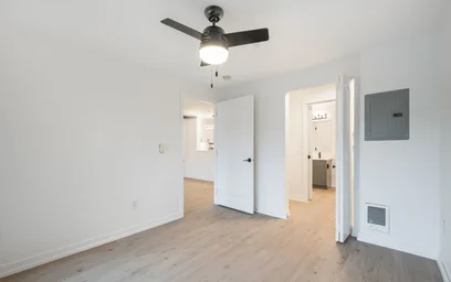 Logement entier en résidence à 4730 University Way NE, Seattle, WA 98105, United States, image 36 de 49