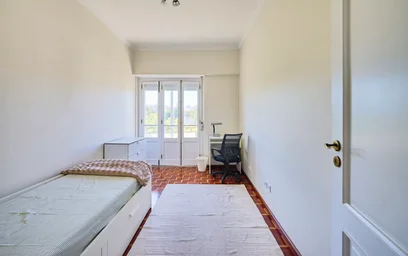 Zimmer mit Doppelbett zu vermieten {area}
