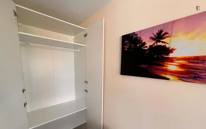 Renting rooms by the month in {area}