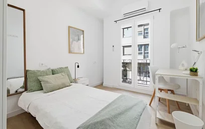 Renting rooms by the month in {area}