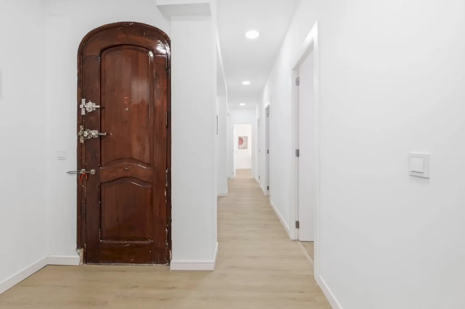Bright and airy student room with easy university access in 