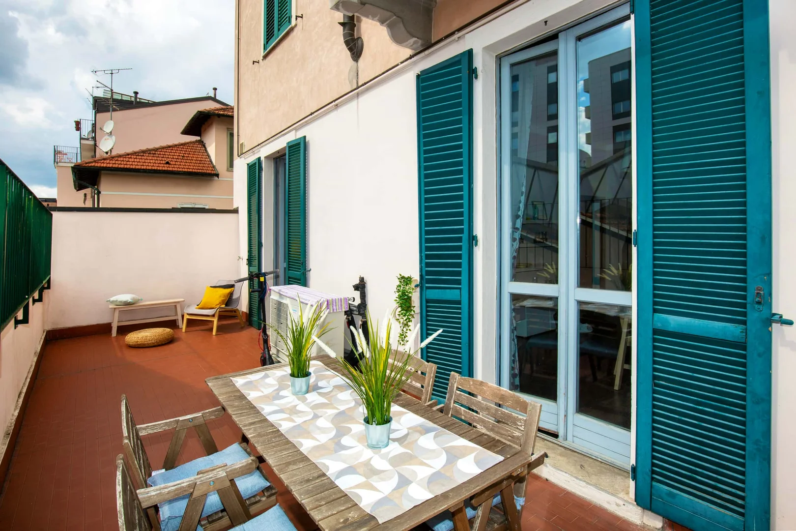 Chambre confortable pour étudiants disponible dans