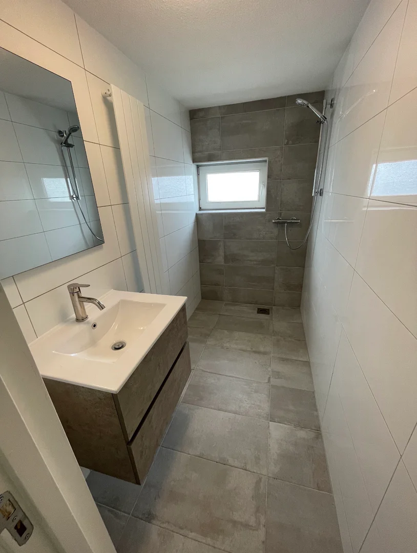 Quarto para alugar em apartamento de estudantes em , totalmente mobilado
