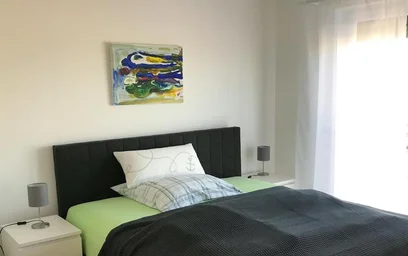 Habitación en alquiler con cama doble {area}