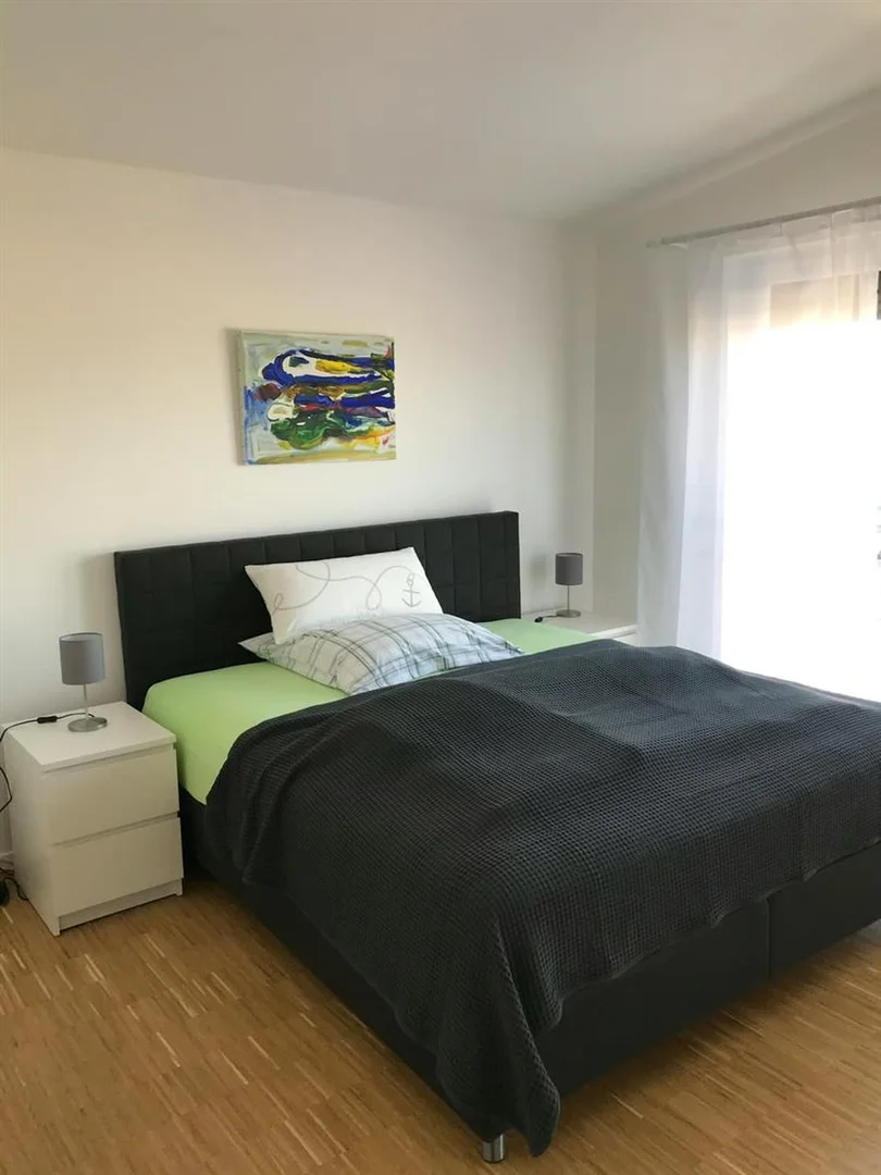 Habitación estudiantil económica cerca del campus en 