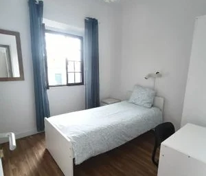 Private room at Campolide - Rua Dona Maria Ana de Áustria, image 10 of 12