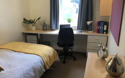 Private room in residence at 135 Great Horton Rd, Bradford BD7 1QG, United Kingdom, image 4 of 39