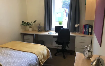 Private room in residence at 135 Great Horton Rd, Bradford BD7 1QG, United Kingdom, image 3 of 39
