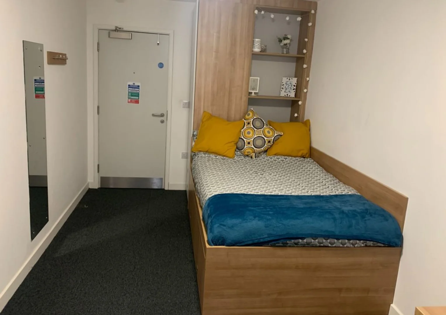 Habitación asequible para estudiantes con buena iluminación en 