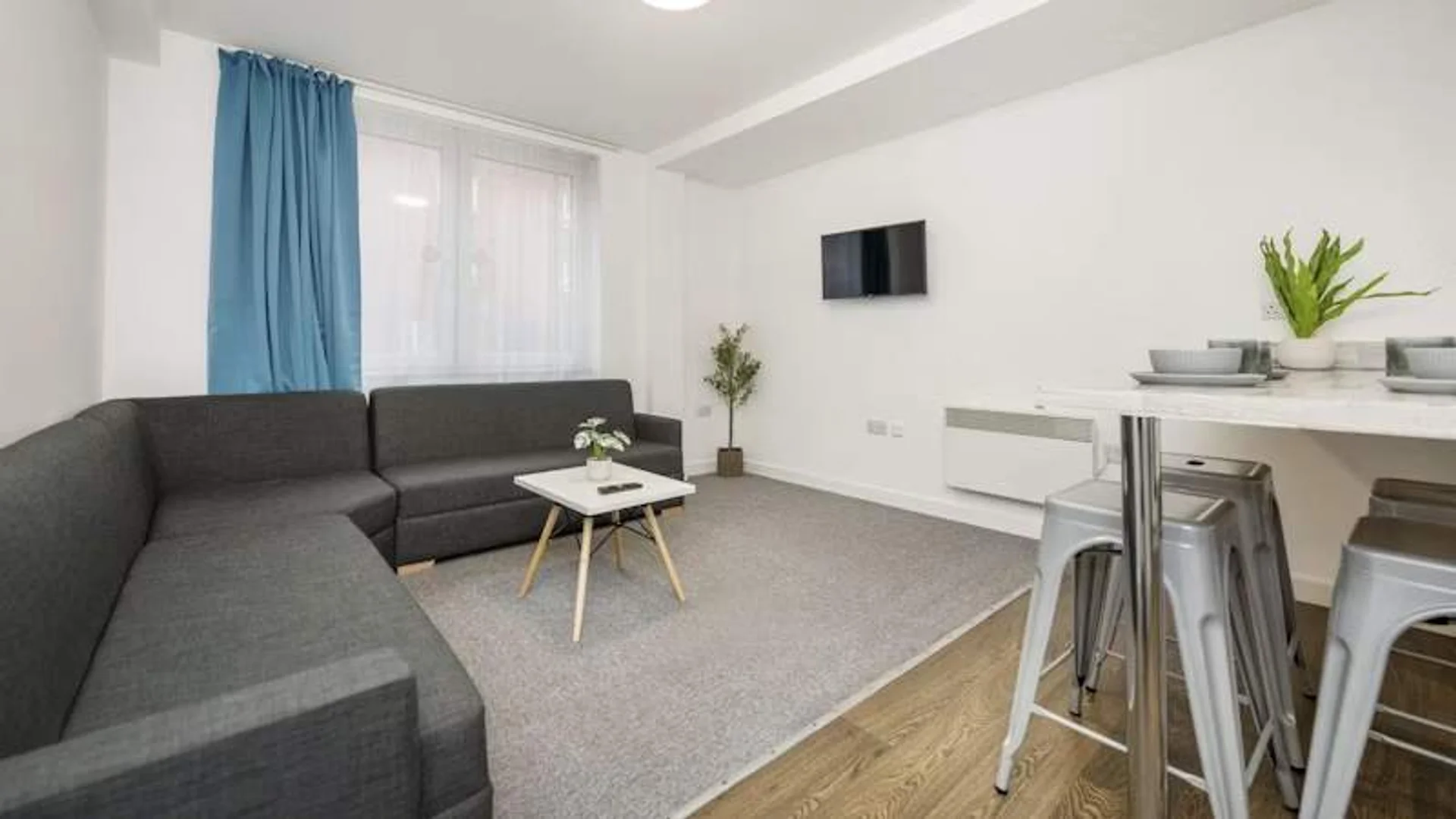 Habitación para estudiantes en  con modernas comodidades