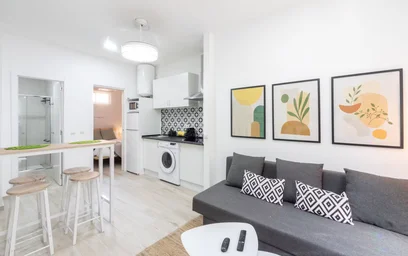 Apartamento inteiro em Calle de Martínez de la Riva, Puente de Vallecas, imagem 2 de 10