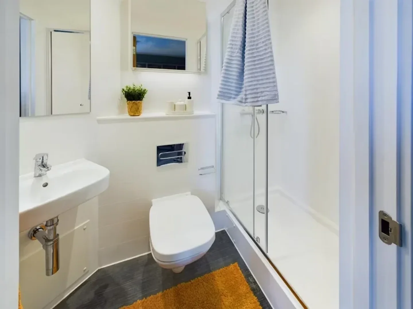 Bequemes Studio-Apartment für studentisches Wohnen in