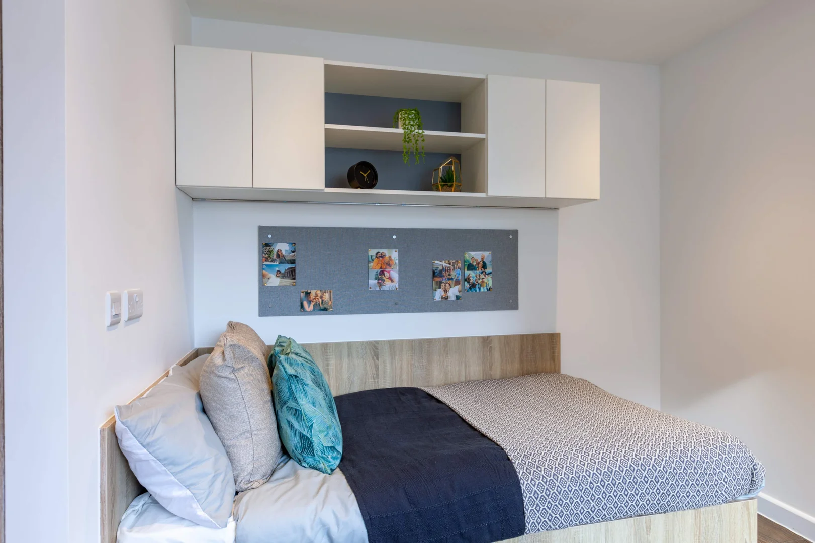 Moderno estudio para estudiantes con todas las comodidades en