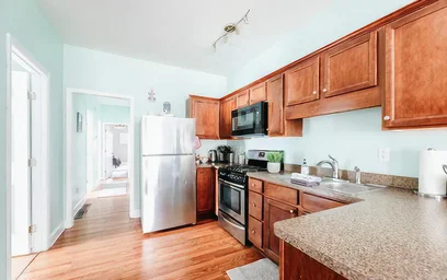 Alojamiento entero en residencia en Street, GA, Atlanta, United States, 30315, imagen 3 de 17
