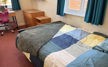 Quarto privado em residência em Pin Hill Canterbury CT1 2RB, imagem 3 de 16