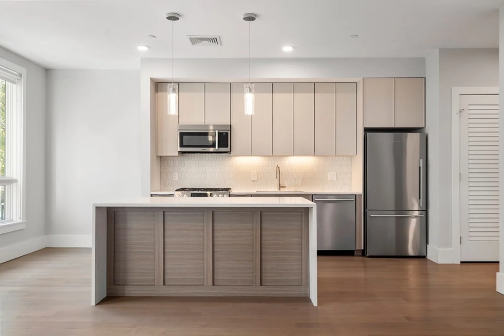 3193, Washington St., Unit 205, Jamaica Plain, Boston, MA, 02130