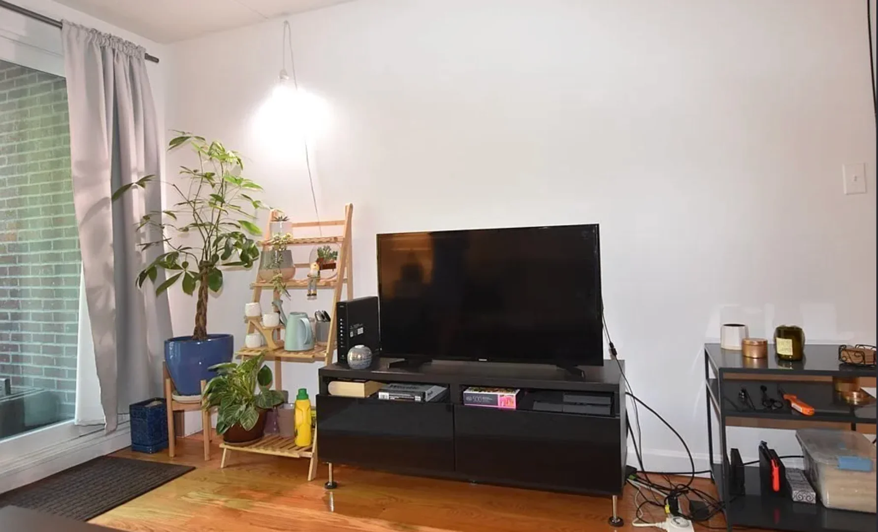12, Ellery St., Unit 205, Mid Cambridge, Cambridge, MA, 02138