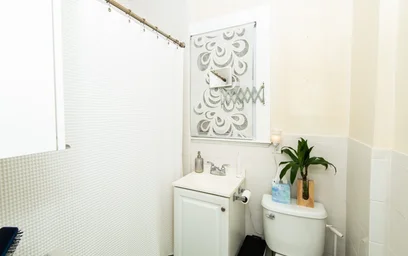 Gesamte Unterkunft im Wohnheim in der 19, Marcella St., Unit 1, Wellington, Cambridge, MA, 02141, bild 11 von 15