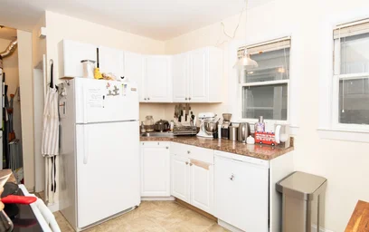 Gesamte Unterkunft im Wohnheim in der 19, Marcella St., Unit 1, Wellington, Cambridge, MA, 02141, bild 12 von 15