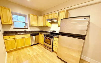Appartamento intero in residence in 182, Cottage St., Unit 101, East Boston, Boston, MA, 02128, immagine 2 di 21