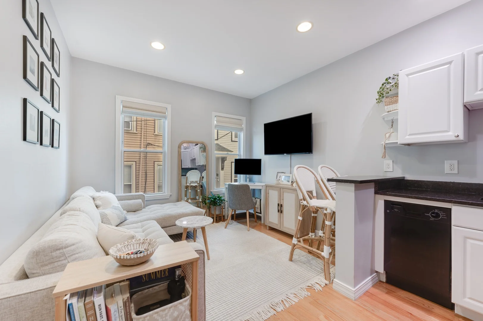 17, Burrill Pl., Unit 1, South Boston, Boston, MA, 02127